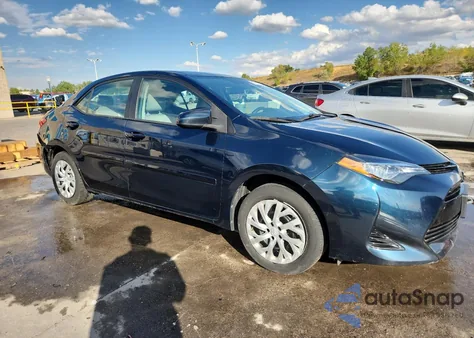2018 Toyota Corolla L z USA, uszkodzony, nr VIN 2T1BURHE6JC048062